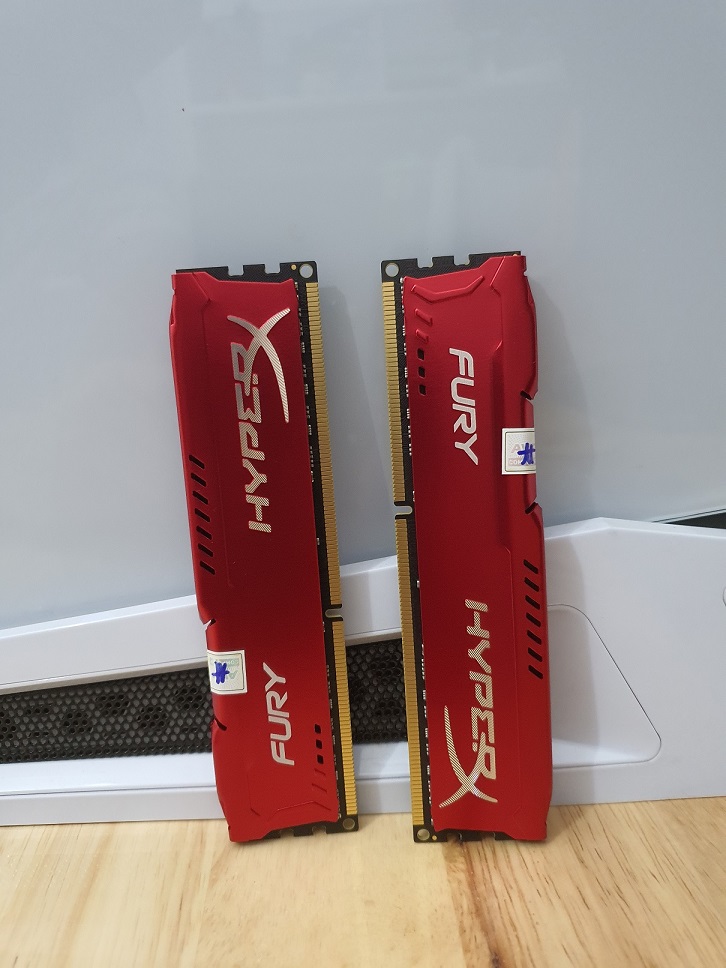 Ảnh nhỏ của Bộ nhớ Ram KINGSTON 8G Bus 1600 Hyper Fury White màu trắng đỏ cho PC Bộ nhớ Ram KINGSTON 8G Bus 1600 Hyper Fury White màu trắng đỏ cho PC