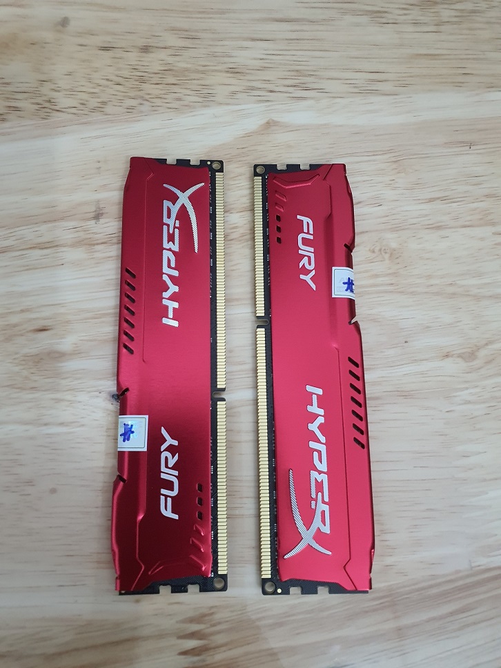 Ảnh nhỏ của Bộ nhớ Ram KINGSTON 8G Bus 1600 Hyper Fury White màu trắng đỏ cho PC Bộ nhớ Ram KINGSTON 8G Bus 1600 Hyper Fury White màu trắng đỏ cho PC