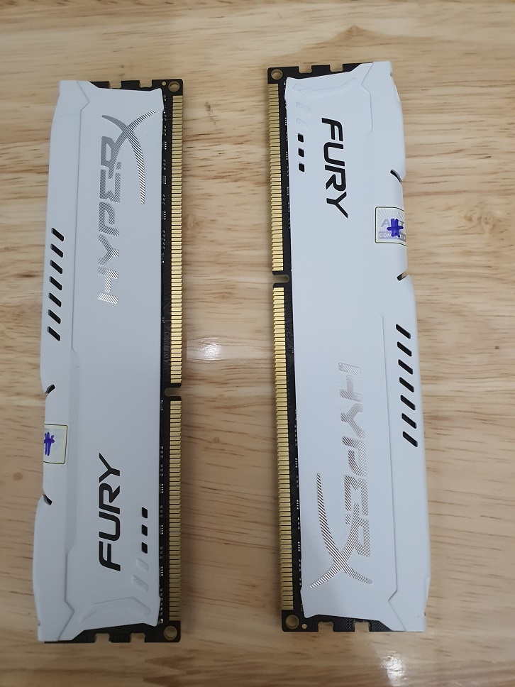 Ảnh nhỏ của Bộ nhớ Ram KINGSTON 8G Bus 1600 Hyper Fury White màu trắng đỏ cho PC Bộ nhớ Ram KINGSTON 8G Bus 1600 Hyper Fury White màu trắng đỏ cho PC